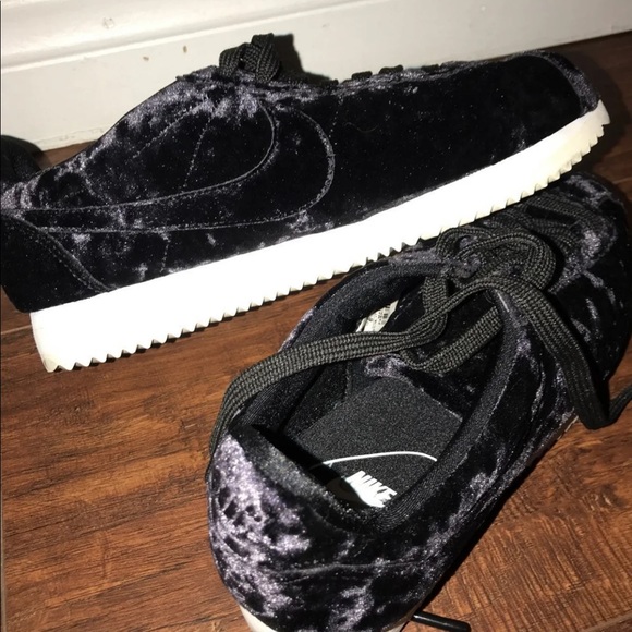 Velvet blue Cortez - Picture 2 of 7